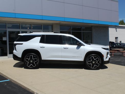 New 2026 Chevrolet Traverse High Country AWD/4WD image 3