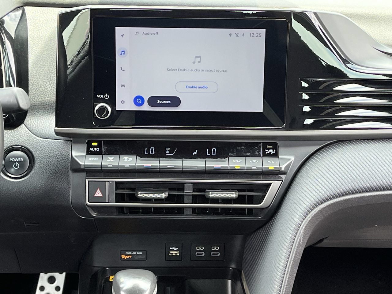 Used 2025 Toyota Camry SE FWD image 15
