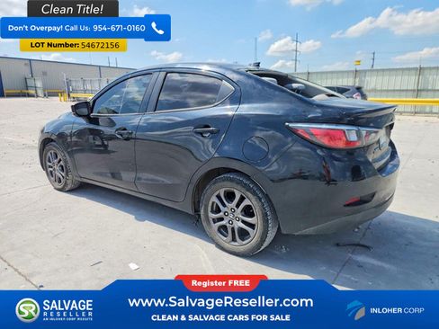 Used 2019 Toyota Yaris LE FWD image 3