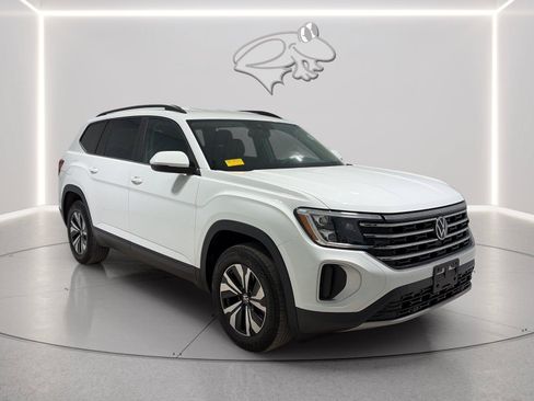 Used 2024 Volkswagen Atlas SE FWD image 7