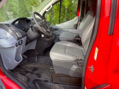 Used 2018 Ford Transit 150 130 Low Roof RWD image 9