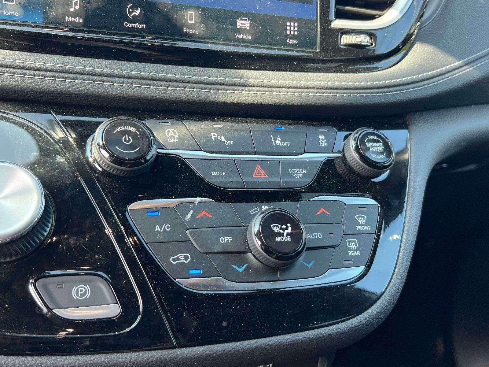 Used 2026 Chrysler Pacifica Select FWD image 28