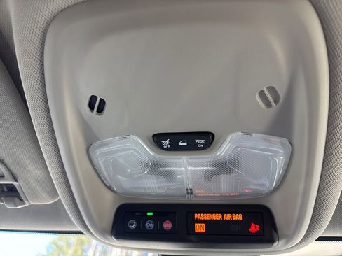 Used 2023 Buick Encore GX Select w/ Sport Touring Package FWD image 33