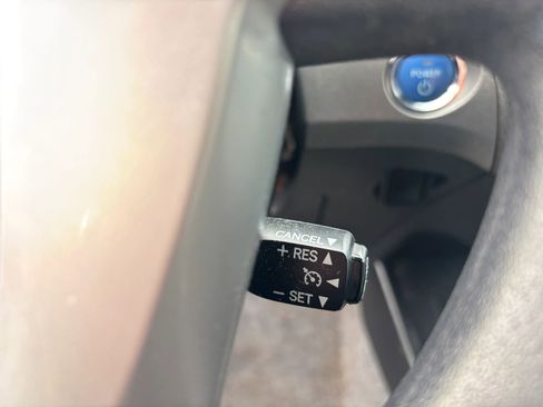 Used 2013 Toyota Prius Three image 18