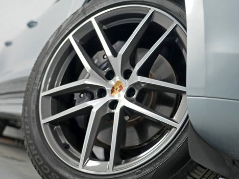 Used 2023 Porsche Macan image 55