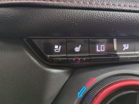 Used 2021 Chevrolet Blazer RS w/ Enhanced Convenience Package image 29