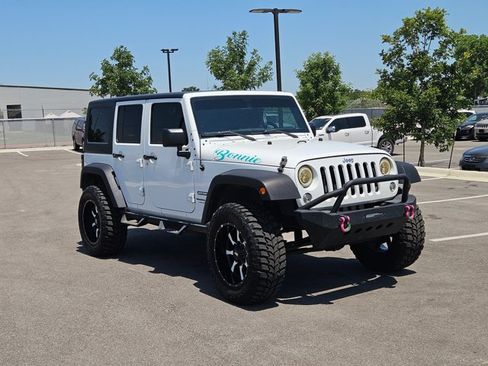 Used 2018 Jeep Wrangler Unlimited Sport S AWD/4WD image 3