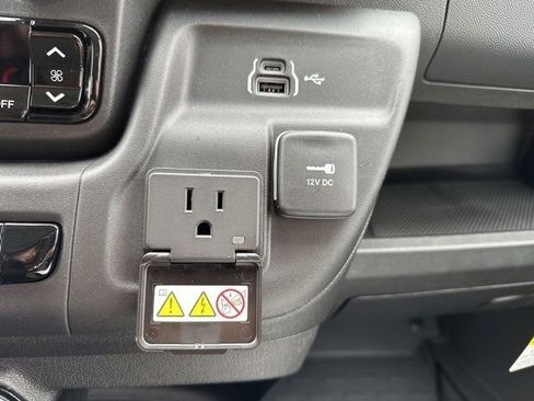 New 2024 RAM ProMaster 3500 w/ Quick Order Package 22G SLT image 24