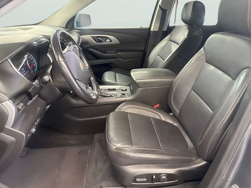Used 2021 Chevrolet Traverse LT AWD/4WD image 17