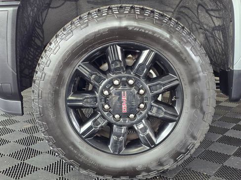 Used 2024 GMC Sierra 2500 AT4 w/ AT4 Premium Plus Package image 11