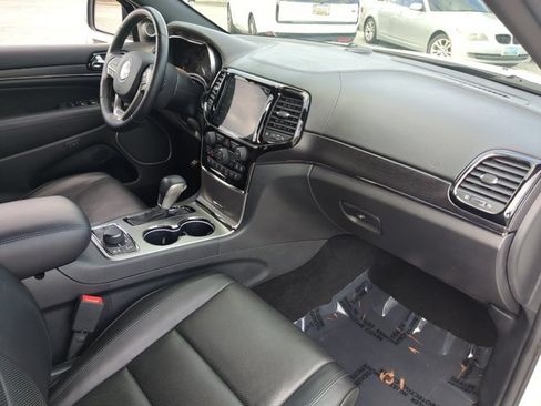 Used 2020 Jeep Grand Cherokee High Altitude AWD/4WD image 23