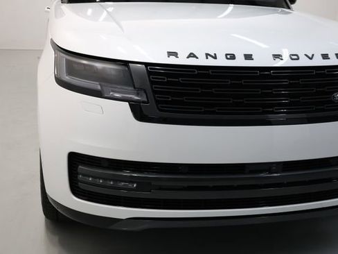 Used 2025 Land Rover Range Rover Long Wheelbase SE AWD/4WD image 65