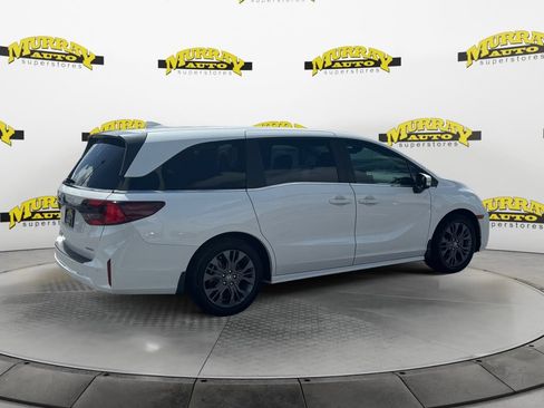 Used 2025 Honda Odyssey Touring image 5