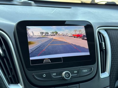 Used 2024 Chevrolet Malibu LT FWD image 17