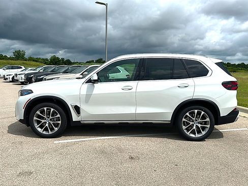 New 2026 BMW X5 sDrive40i w/ Premium Package RWD image 5