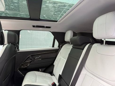 Used 2023 Land Rover Range Rover Sport SE Dynamic image 8