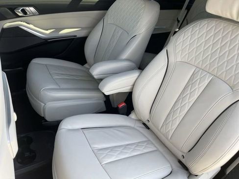 New 2026 BMW X7 M60i image 16