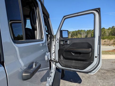 Used 2024 Jeep Wrangler Unlimited Sahara w/ Technology Group image 64