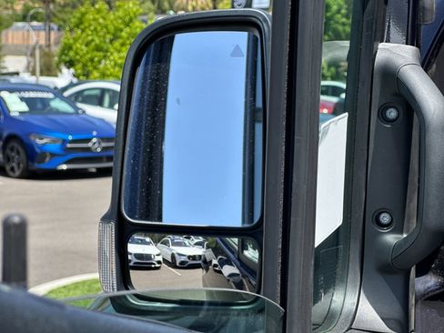 Used 2024 Mercedes-Benz Sprinter 2500 image 9