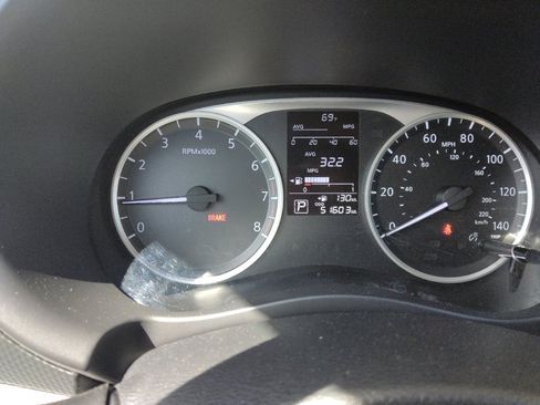 Used 2021 Nissan Kicks S image 23