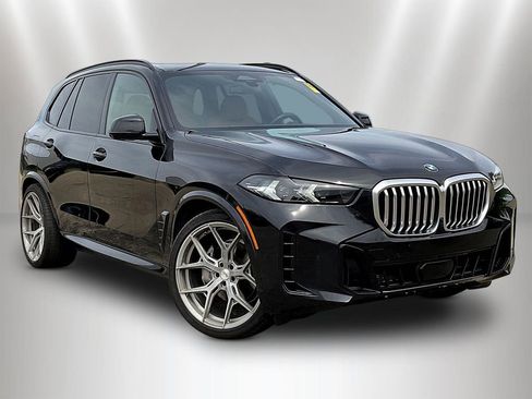 Used 2024 BMW X5 xDrive40i w/ M Sport Package AWD/4WD image 3