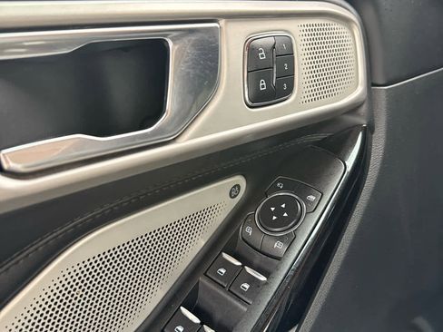 Used 2022 Ford Explorer Platinum w/ Equipment Group 601A image 14