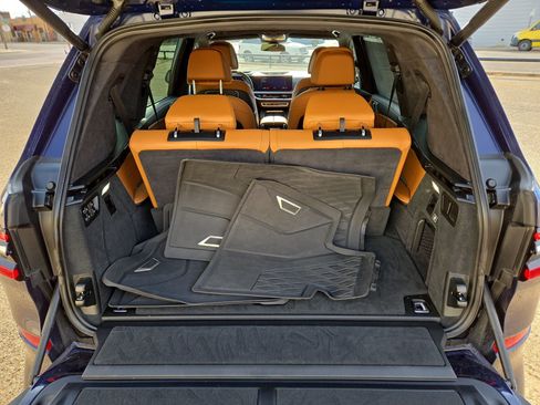 Certified 2023 BMW X7 xDrive40i w/ M Sport Package image 12