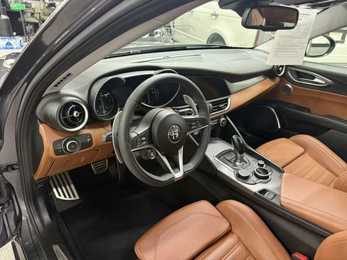 Used 2017 Alfa Romeo Giulia Ti w/ TI 19" Sport Package RWD image 12