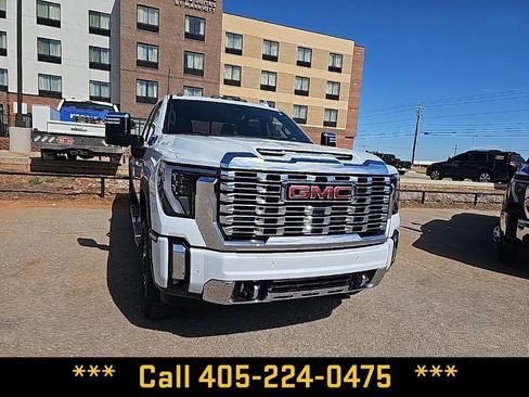 New 2026 GMC Sierra 2500 Denali w/ Denali Reserve Package image 6