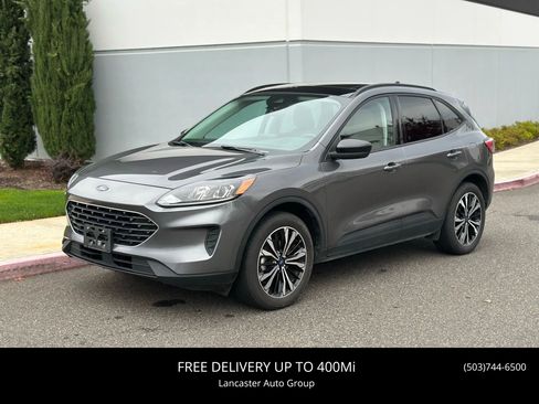 Used 2021 Ford Escape SE w/ SE Sport Appearance Package image 1