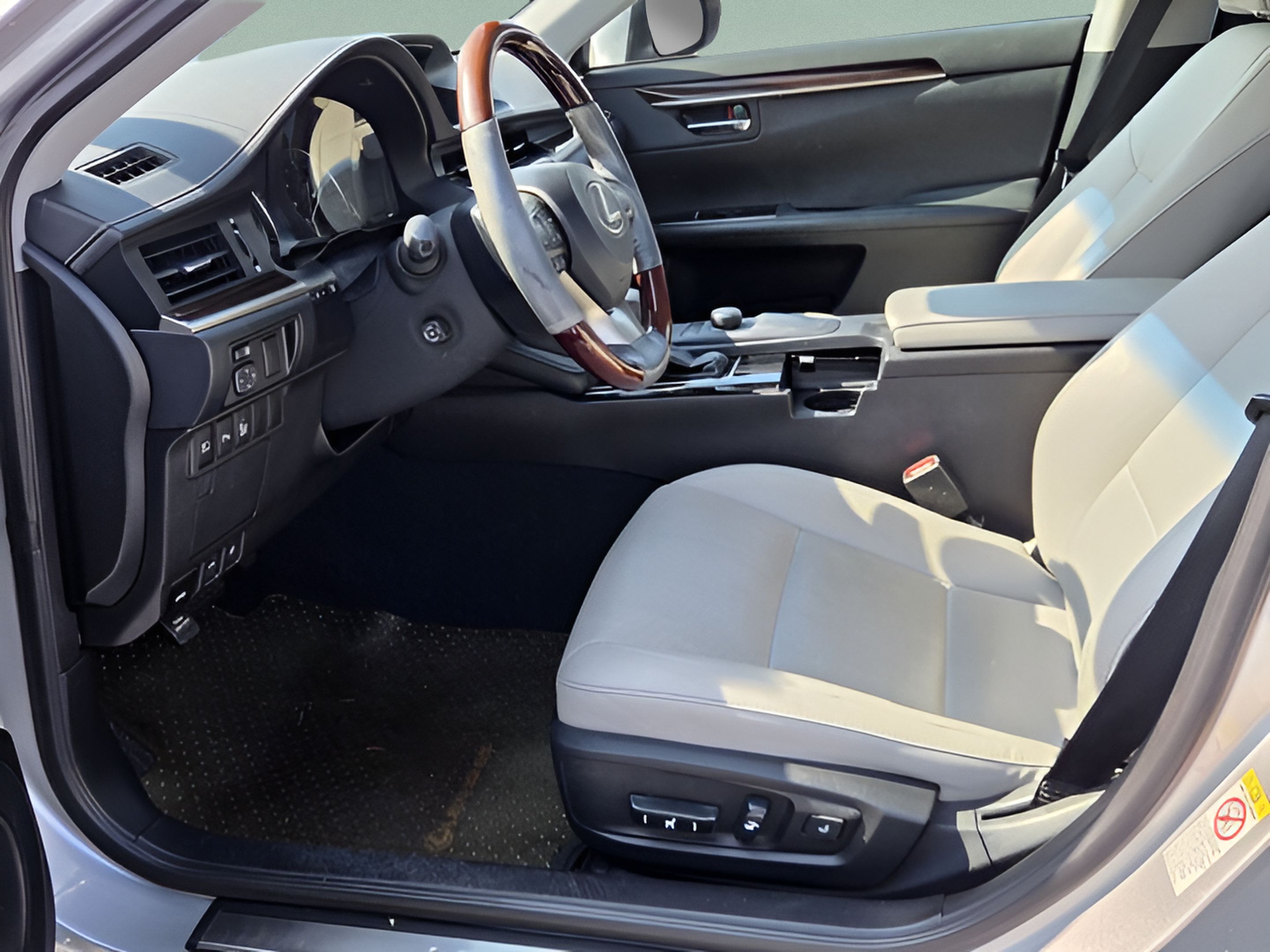 Used 2017 Lexus ES 350 w/ Premium Package FWD image 9