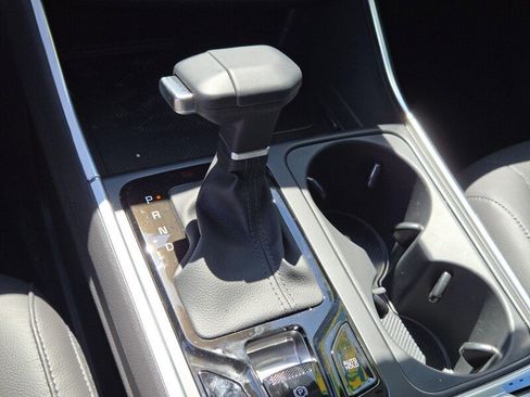 New 2025 Kia Carnival SX Prestige FWD image 16