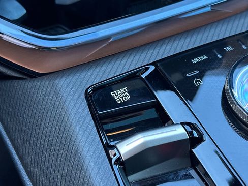 Used 2025 BMW X3 xDrive30i w/ Premium Package image 24