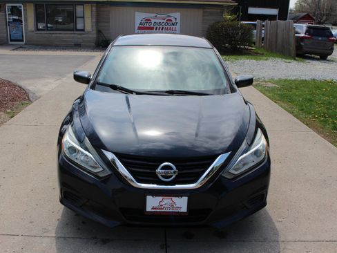 Used 2016 Nissan Altima 2.5 S w/ Power Driver Seat Package image 4