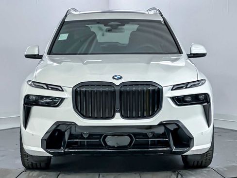 Used 2026 BMW X7 xDrive40i w/ M Sport Package image 10