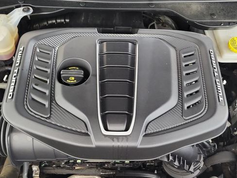 Used 2025 Jeep Grand Wagoneer 4WD image 10