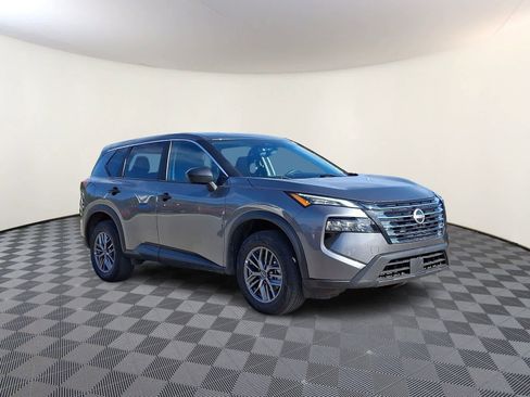 Used 2024 Nissan Rogue S AWD/4WD image 4
