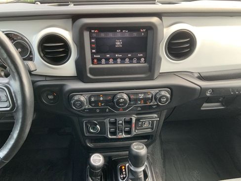 Used 2021 Jeep Wrangler Unlimited Sport AWD/4WD image 25