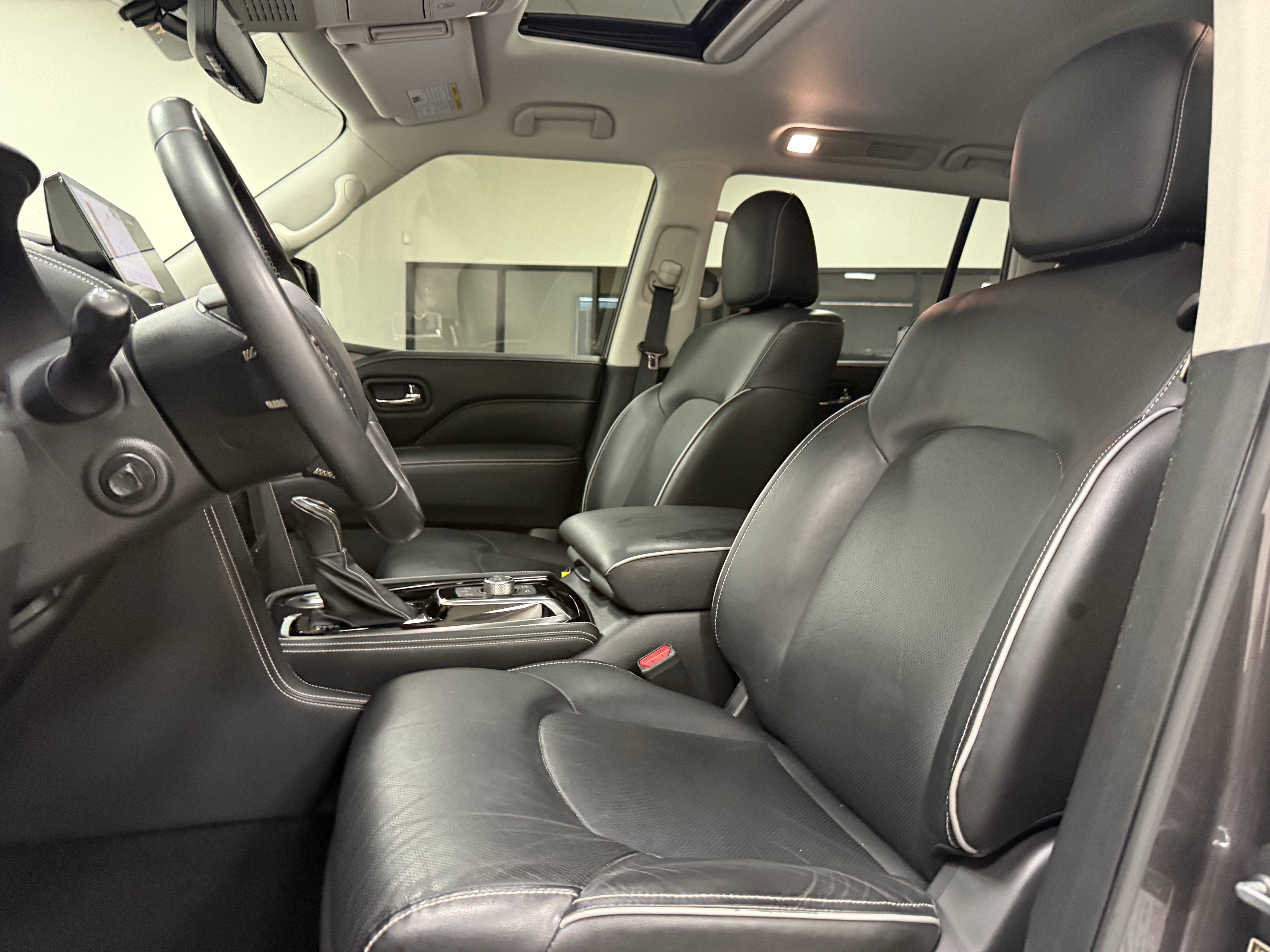 Used 2022 INFINITI QX80 Premium Select w/ All-Season Package RWD image 12
