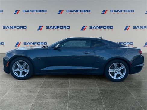 Used 2021 Chevrolet Camaro LT w/ Technology Package image 2