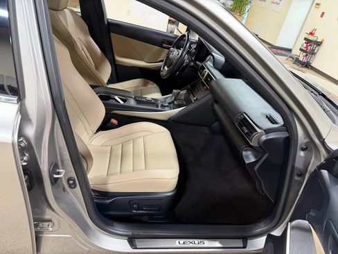 Used 2020 Lexus IS 300 F Sport image 35