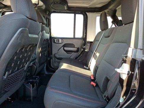 Used 2018 Jeep Wrangler Unlimited Rubicon image 10