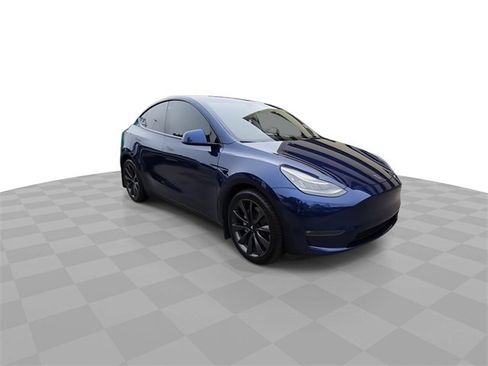 Used 2021 Tesla Model Y Long Range image 2