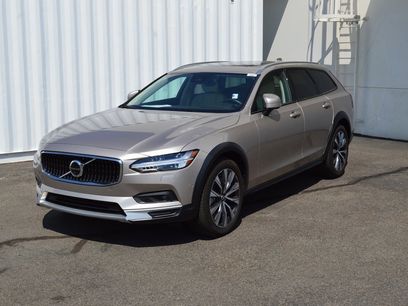 Certified 2024 Volvo V90 B6 Cross Country Plus w/ Climate Package