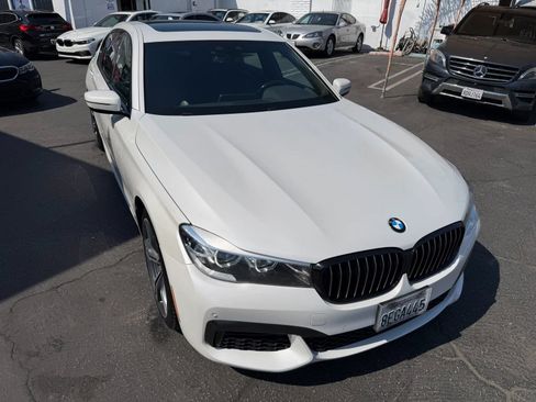 Used 2018 BMW 740i RWD image 12