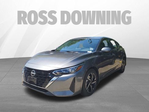 Used 2024 Nissan Sentra SV FWD image 2