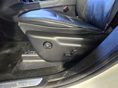 Used 2012 Jeep Grand Cherokee Limited image 12