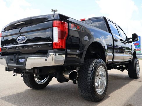 Used 2019 Ford F250 Lariat w/ Lariat Ultimate Package AWD/4WD image 6