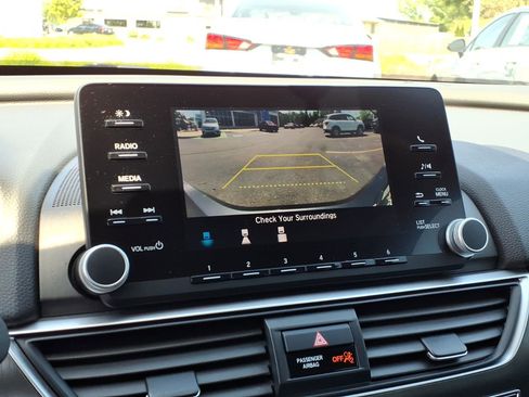 Used 2019 Honda Accord LX image 17