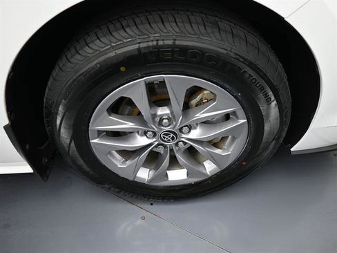 Certified 2022 Toyota Sienna LE FWD image 27
